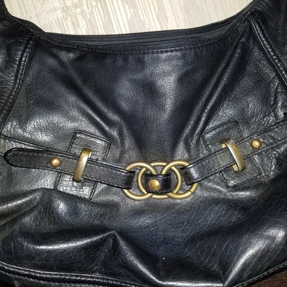 Handbags - Picture 2 of 6